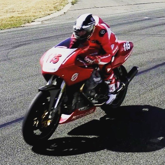 The new RaceCo Daytona 1225 performed well at the track test today. New suspension and brakes were superb. All set for an exciting 2020 season of Australian Bears Racing. Even shouted myself new leathers, thanks to @ricondi. It was 38 degrees today at the track. It really sucked.