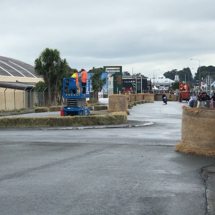 Burt Munro Challenge Invercargle Street Races. Unfortunately they let the old bangers out first on a wet track. An old Harley dropped oil all around the track. The organisers canceled the meeting after the first race. At least we got to see Vince and the Guzzi in practice. #guzziraceraus #motoguzzi #burtmunrochallenge #vinceburrell